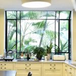 חלון בלגי במטבח