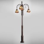 עמוד למפיונה מסולסל עם 3 אהילים