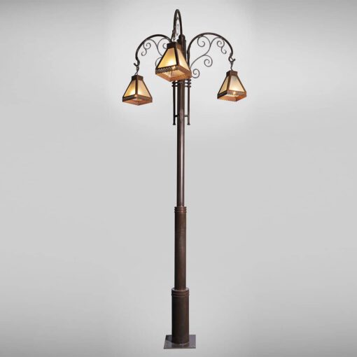 עמוד למפיונה מסולסל עם 3 אהילים